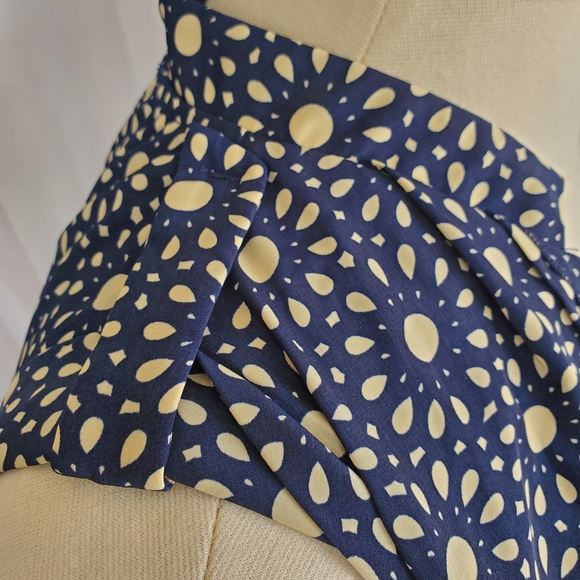 VEEKO Sleveless Midi Patterned Navy Blue Dress Size M - Picture 10 of 13